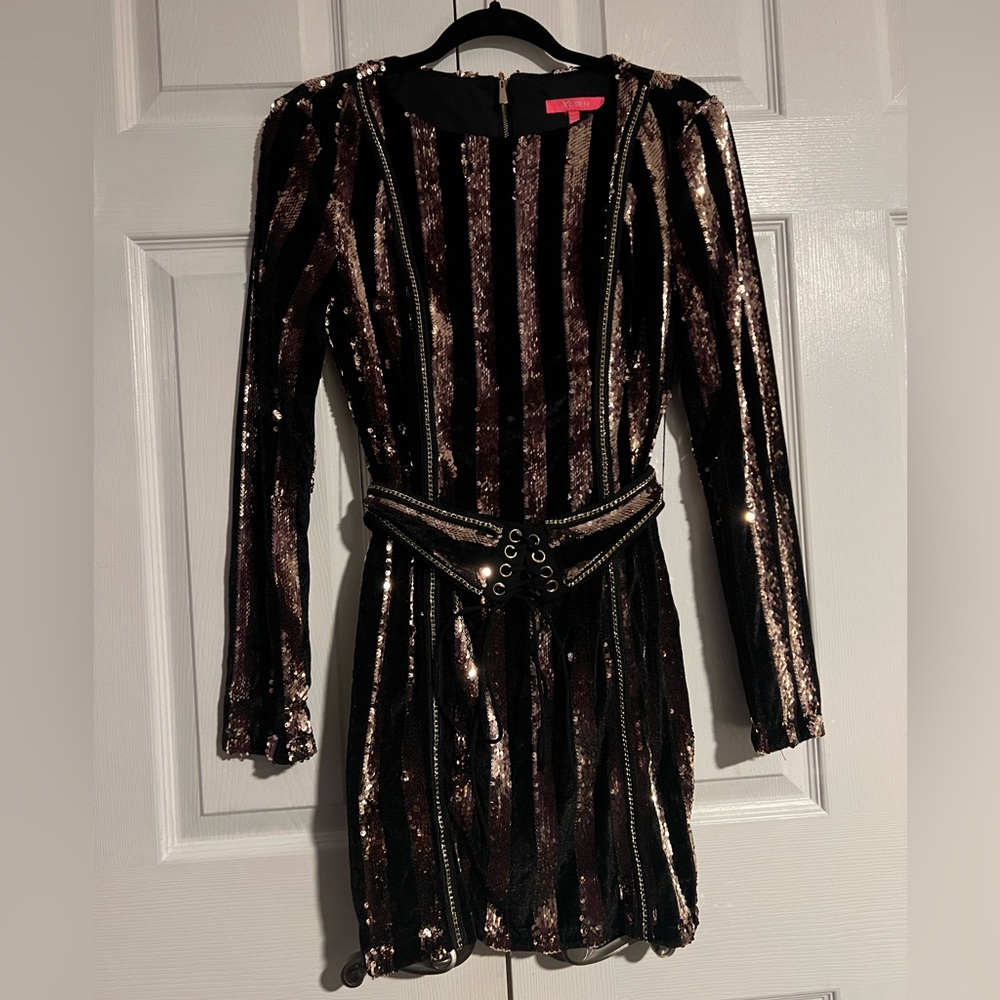 NWT Black and Gold Long Sleeve dress- size large
